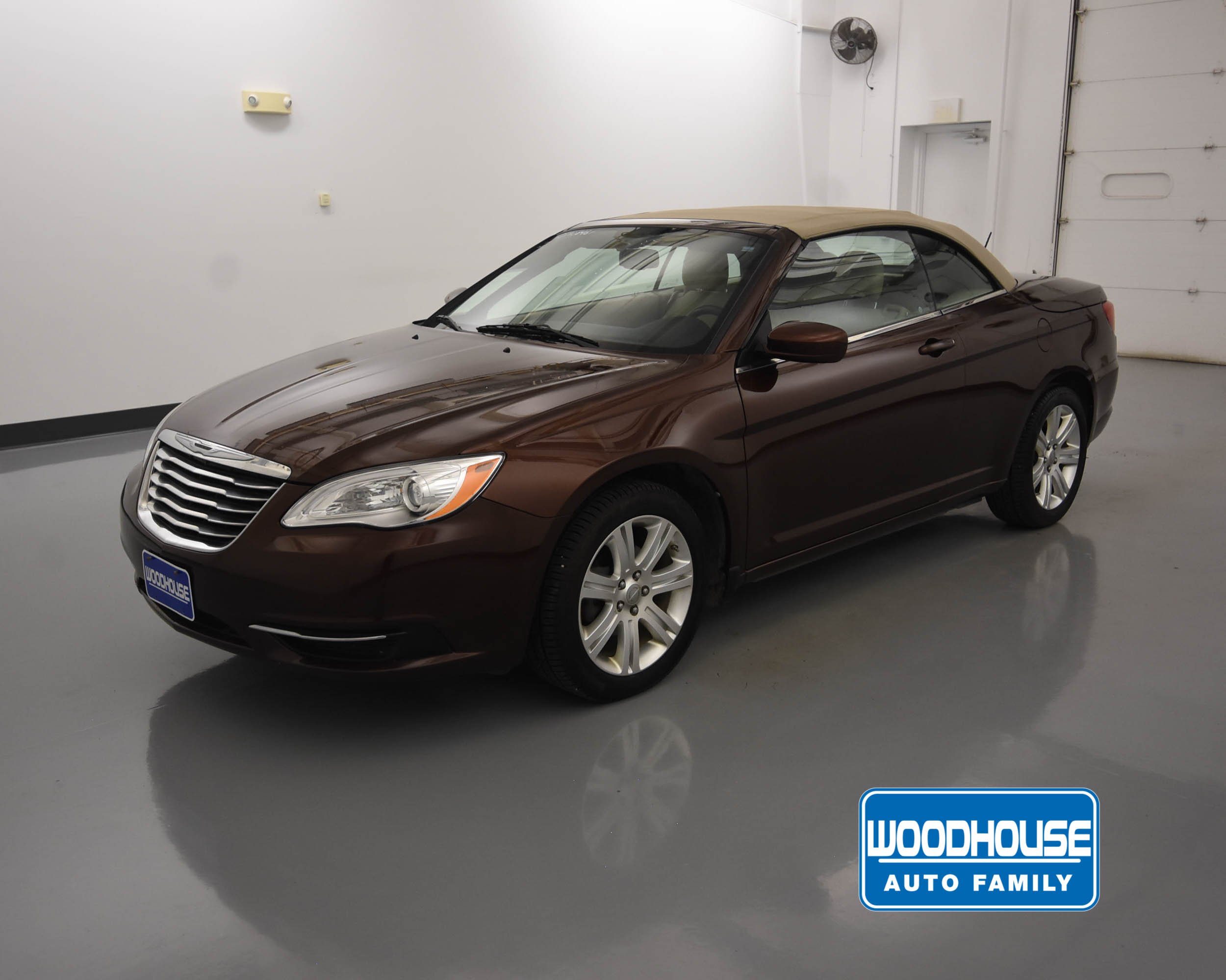 Chrysler 200 Convertible >> Pre Owned 2013 Chrysler 200 Touring Fwd Convertible Chrysler 200 Convertible >> Pre Owned 2013 Chrysler 200 Touring Fwd Convertible