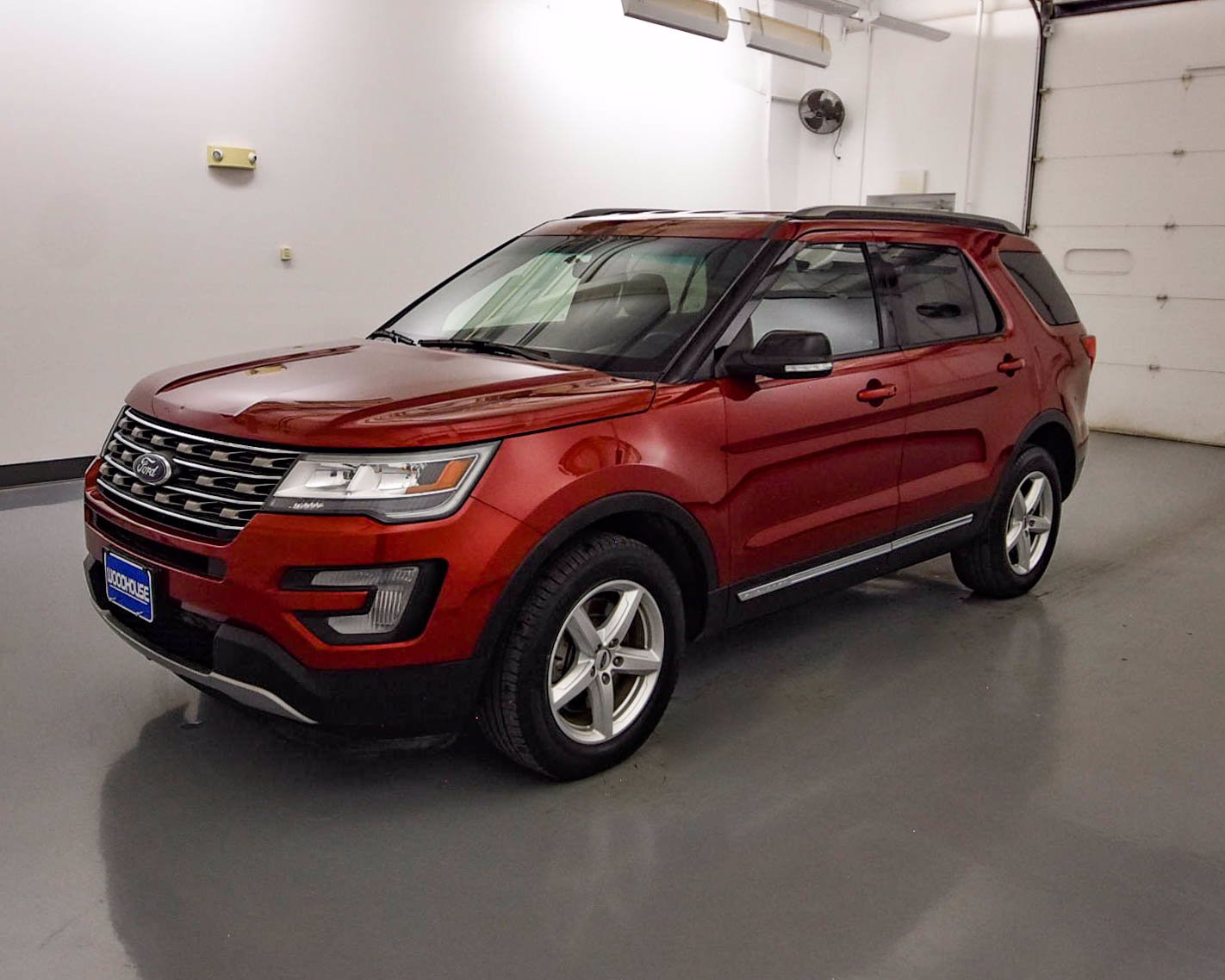 Pre-Owned 2017 Ford Explorer XLT 4WD