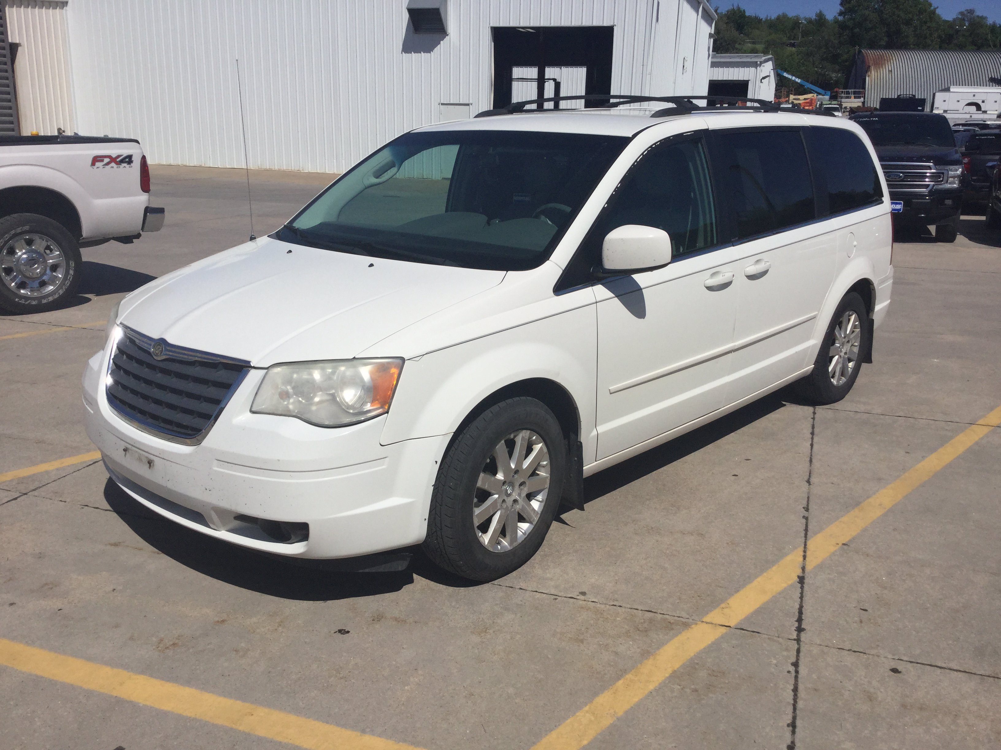 PreOwned 2008 Chrysler Town & Country Touring FWD Mini