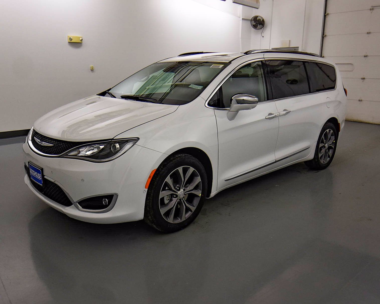 New 2020 CHRYSLER Pacifica Limited With Navigation