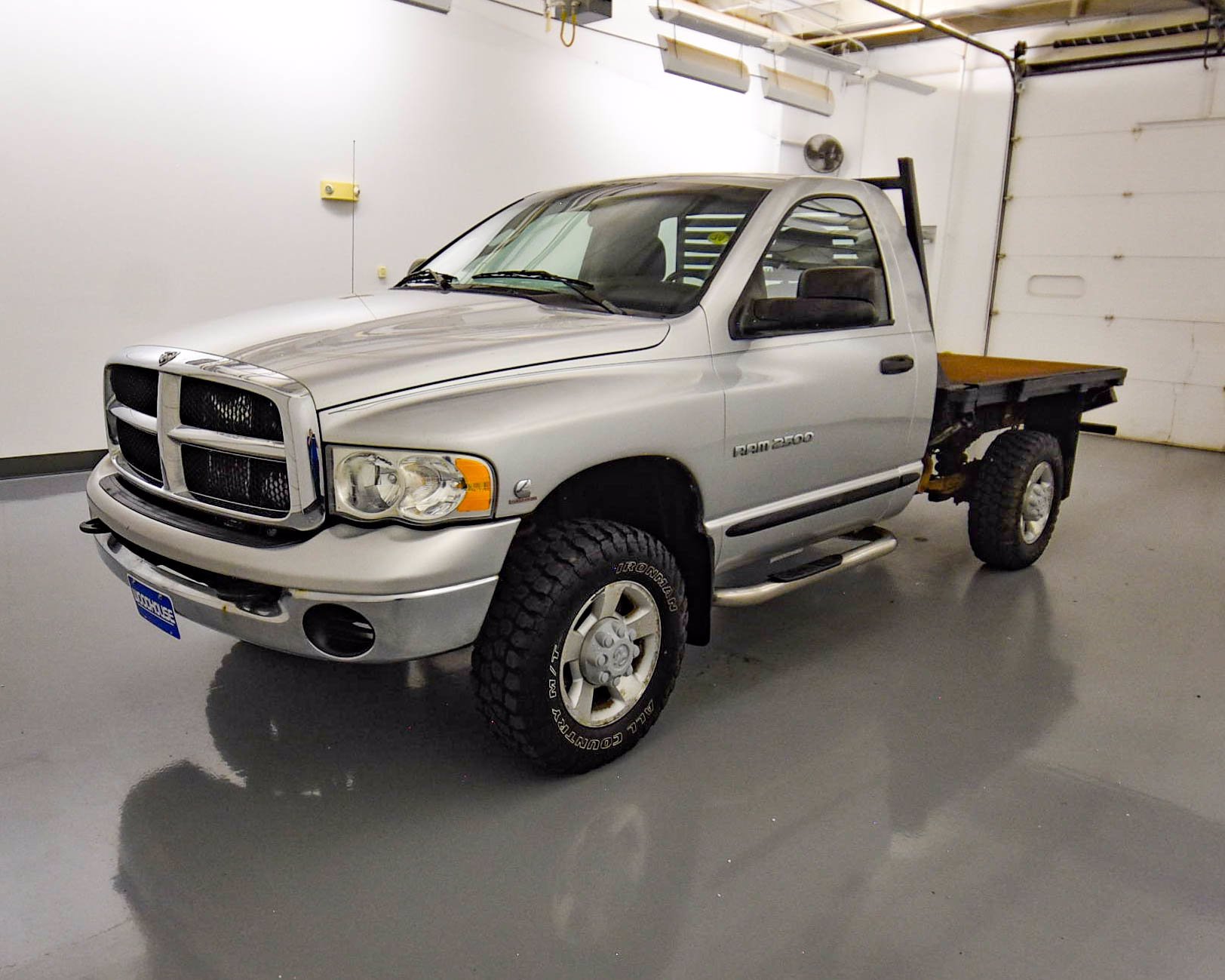 Pre-Owned 2004 Dodge Ram 2500 SLT FLATBED 4WD