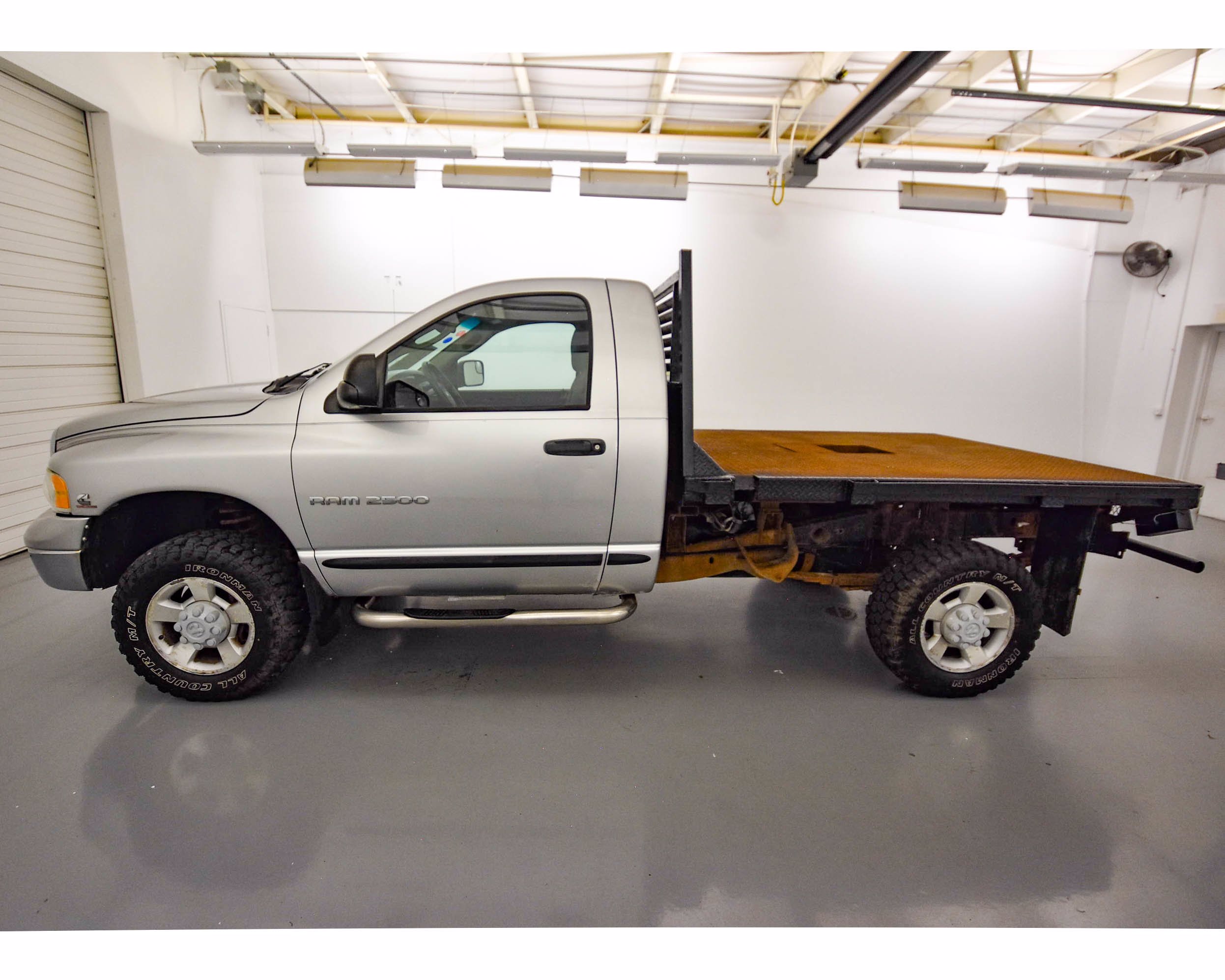 Pre-Owned 2004 Dodge Ram 2500 SLT FLATBED 4WD