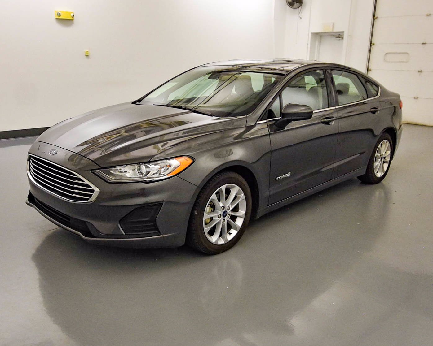 Pre-Owned 2019 Ford Fusion Hybrid SE With Navigation