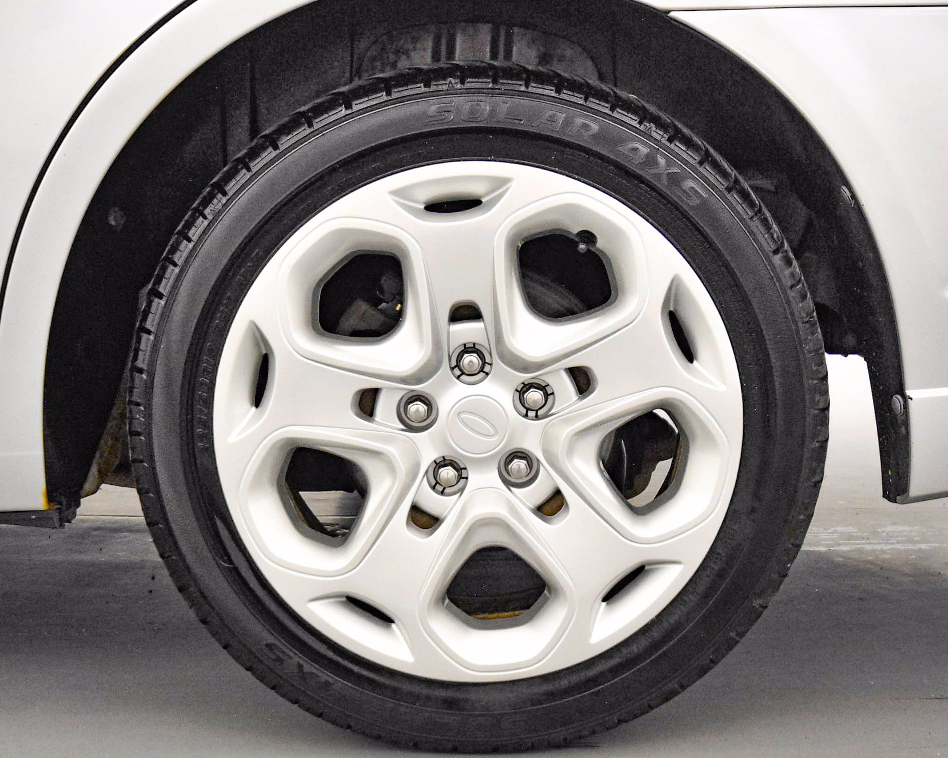 2011 Ford Fusion Tire