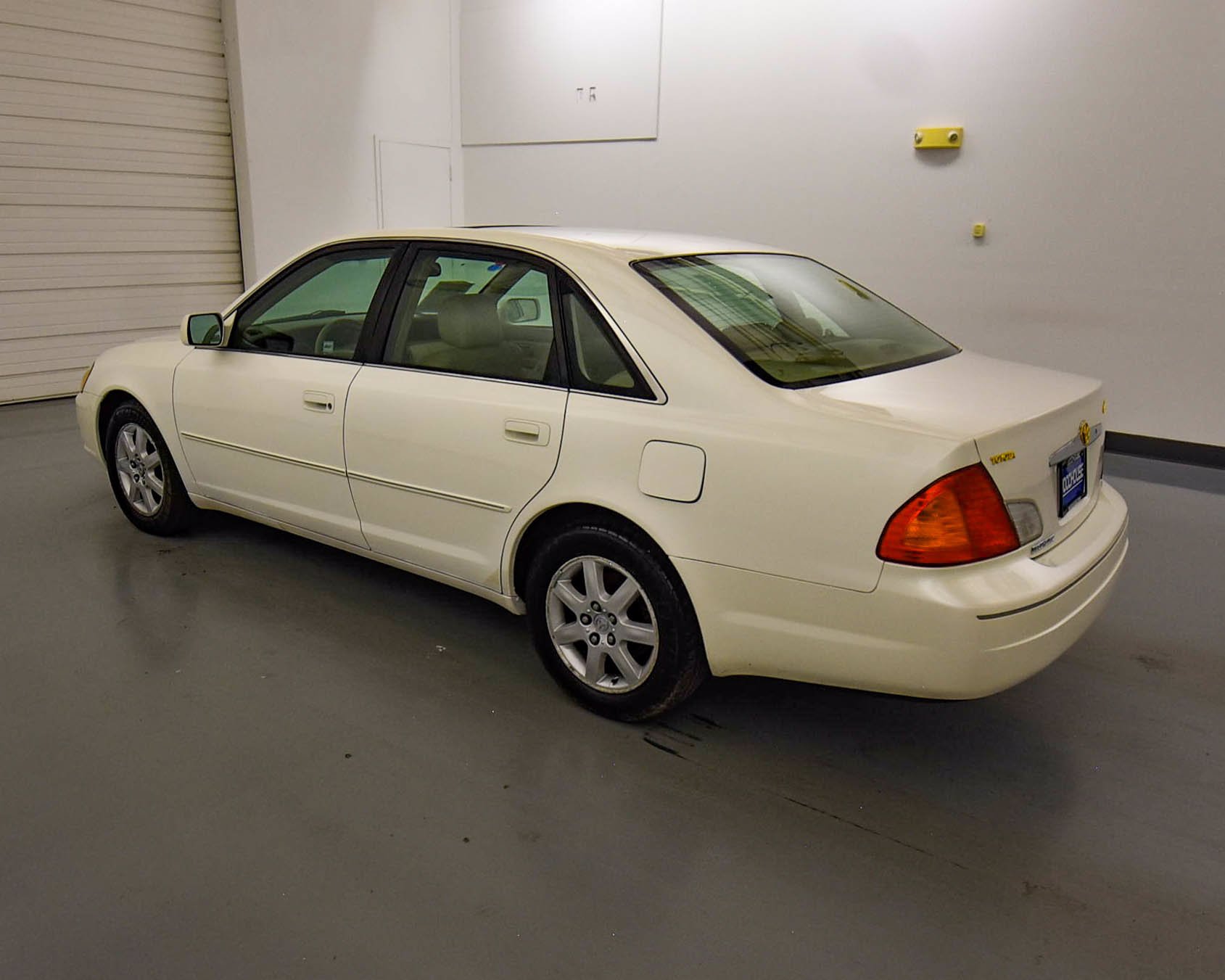 PreOwned 2002 Toyota Avalon XLS FWD 4dr Car