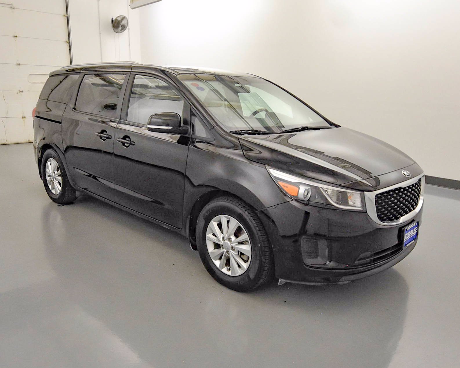 Pre-Owned 2016 Kia Sedona LX FWD Mini-van, Passenger