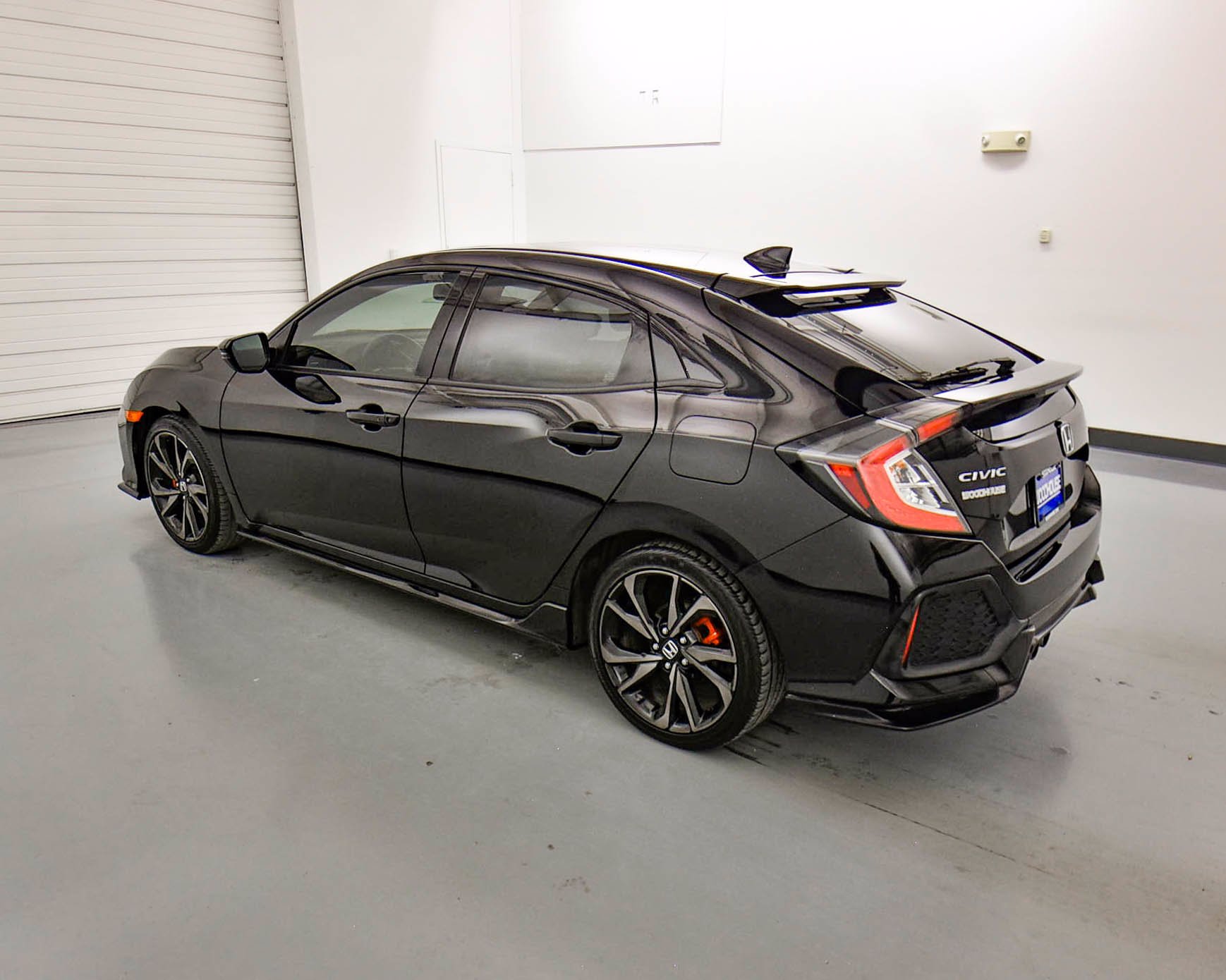 Pre-Owned 2017 Honda Civic Hatchback Sport Touring With Navigation