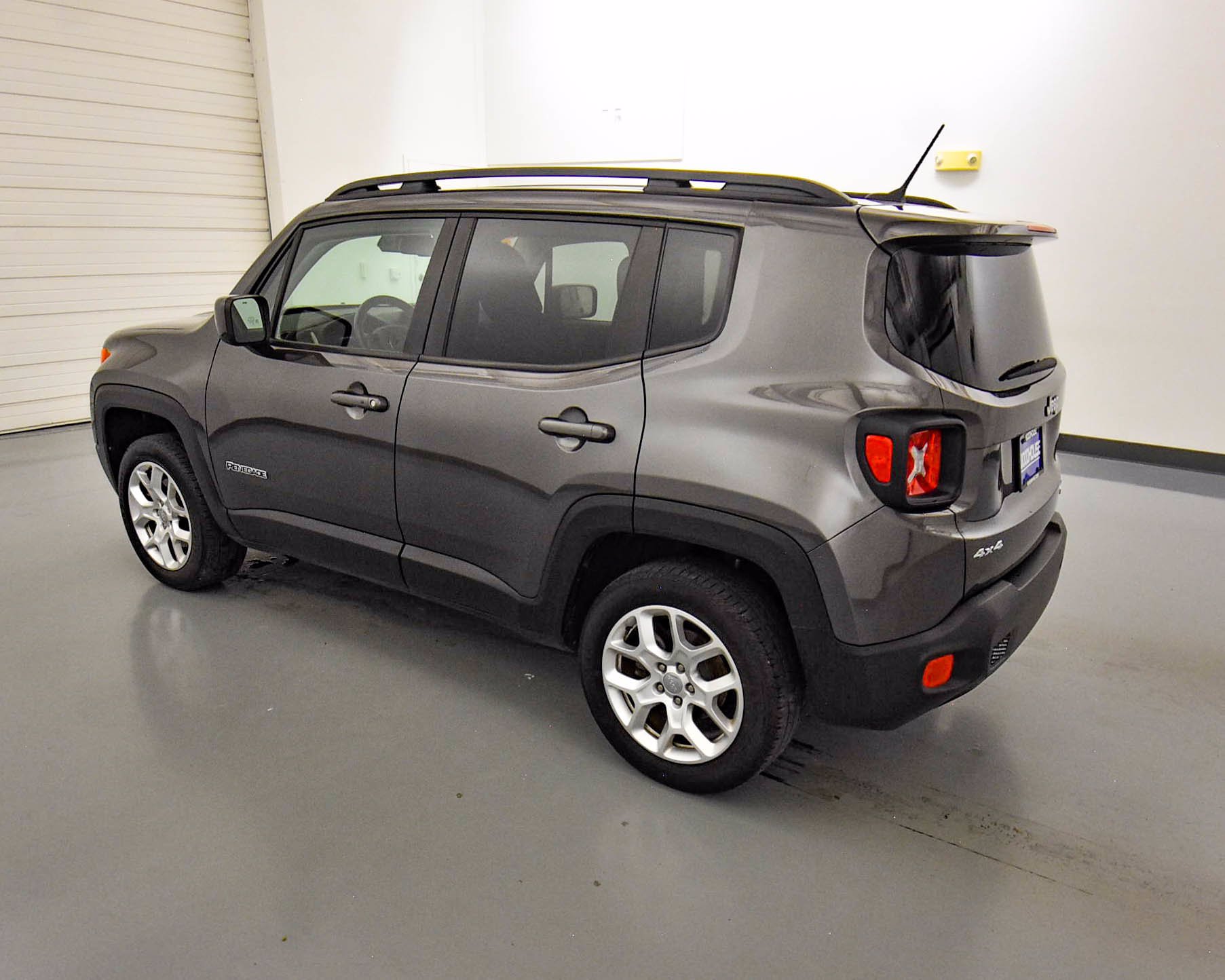 Pre-Owned 2017 Jeep Renegade Latitude 4WD