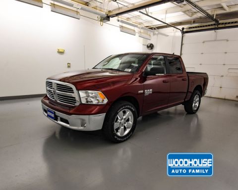 New 2019 RAM 1500 Slt Sb